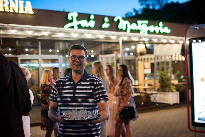''Prost auf Rädern''- Wodka-Verkostungstour mit Retro Bus