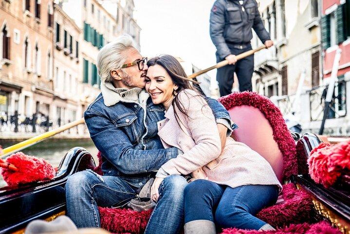 Romantische Abendgondelfahrt auf dem Canal Grande