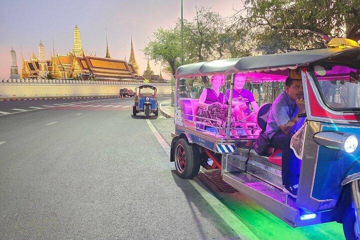 Privat Tuktuk mad og bytur (Chinatown-blomstermarked)