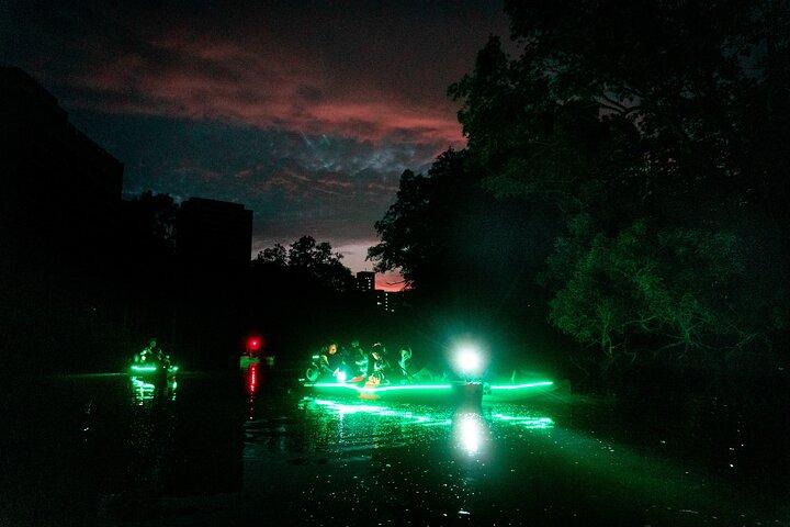 Glow Kayak Night Adventure i Mangroves