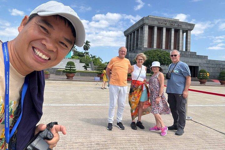 Tour privato di un'intera giornata della città di Hanoi dal porto di Halong