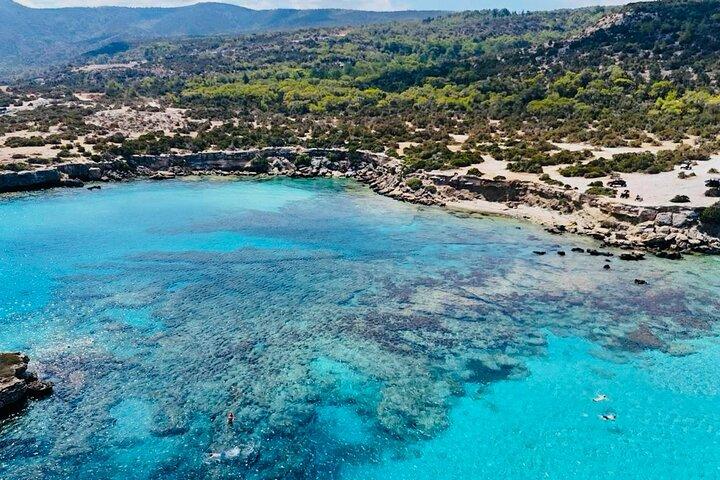 ラッチ港から出発する巨大滑り台とブルーラグーンの旅