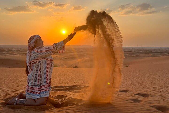 Soirée Safari dans le désert Dîner en chameau Shows live à Abu Dhabi
