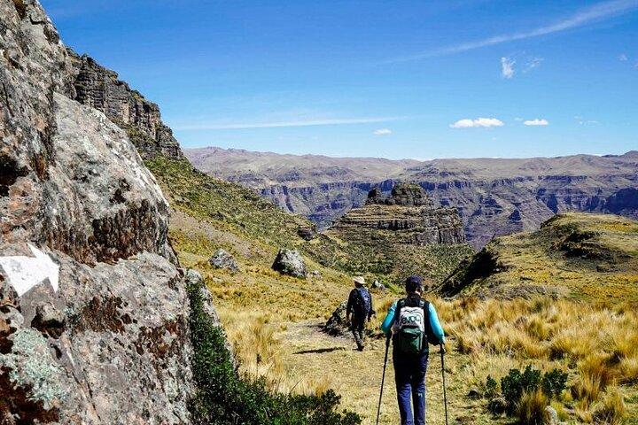 Escursione a Waqrapukara con pasti da Cusco
