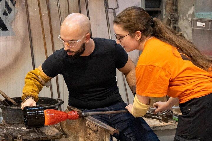Crie seu próprio vidro de Murano: Classe de Glassblowing de Iniciantes