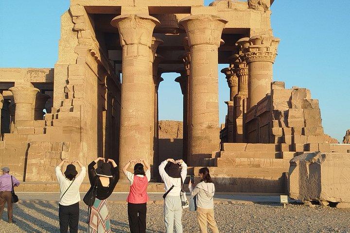 A transfer to Luxor from Aswan by car
