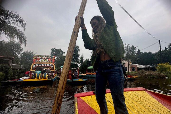 ライブガイドと食事と飲み物付きのメキシコシティのボートツアー