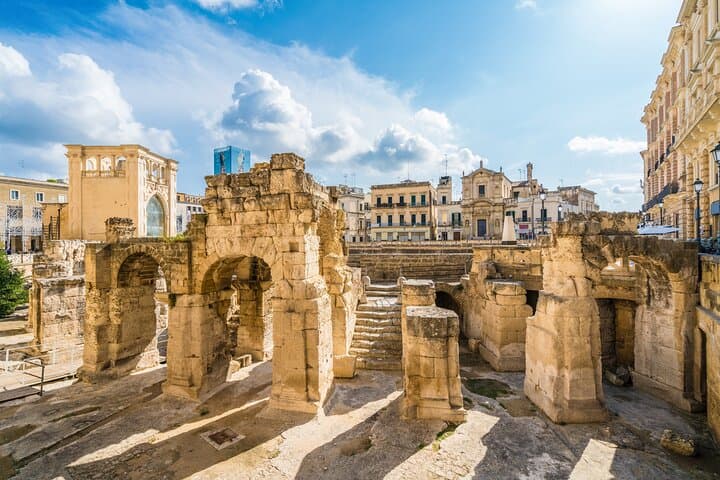 Private transfer from Naples to Lecce with 2h stop in Alberobello