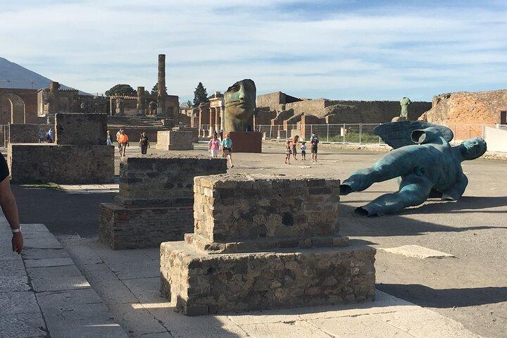 Visita compartida a las excavaciones de Pompeya con paseo a caballo y almuerzo.