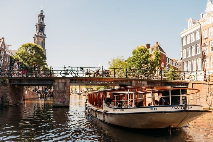 Amsterdam: Saloon Boat Cruise + Unlimited Drinks & Bite option