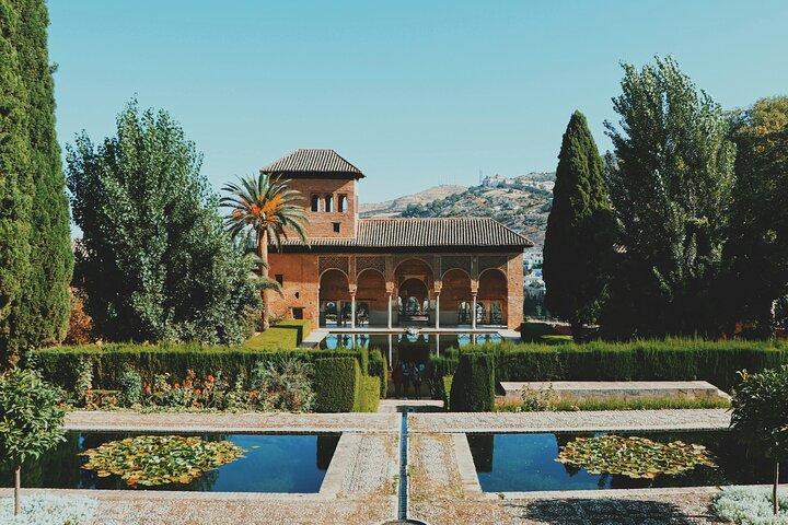Palacio de la Alhambra - Joya de la Corona de España
