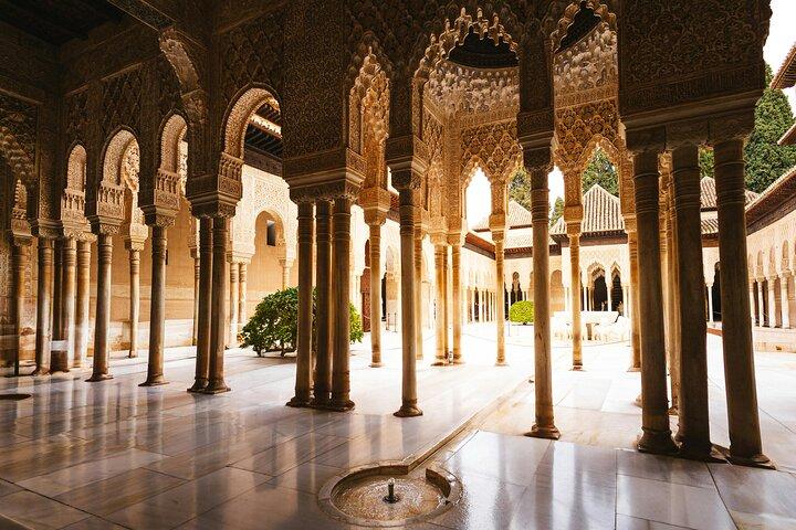Palacio de la Alhambra - Joya de la Corona de España