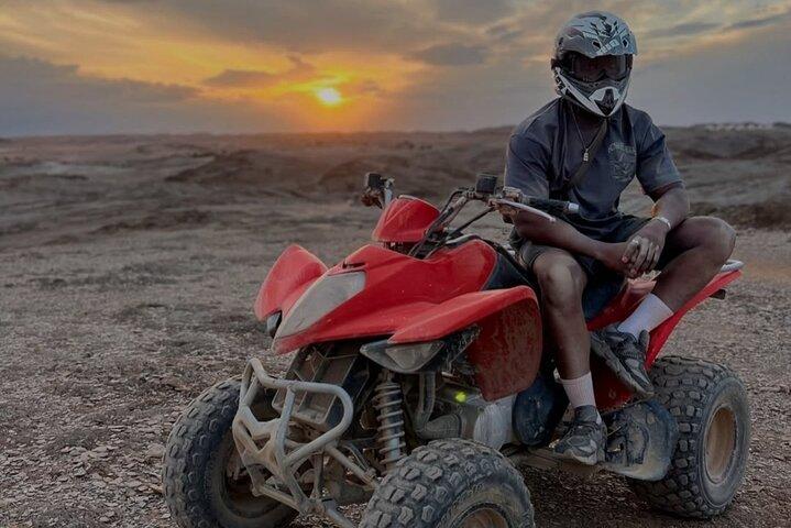 Marrakesch : Agafay Wüste Quads, Kamele & Abendessen mit Feuershow
