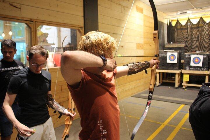 モントリオールで精密弓術の楽しいレッスンをマスター
