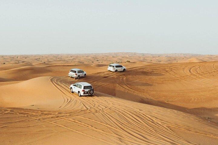 Halbtägige private Doha Wüstensafari mit Kamelritt & Binnenmeer