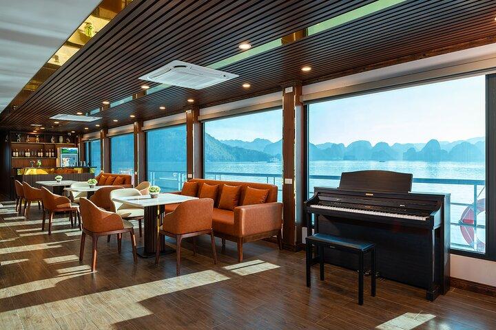 Halong Bay Ganztagestour Luxus-Kreuzfahrt ab Halong