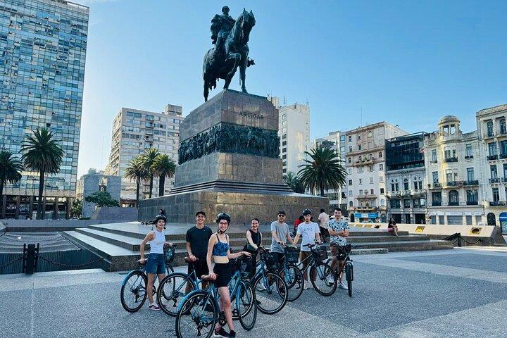 Montevideo Kleingruppen-Radtour oder E-Bike-Tour mit Picknick