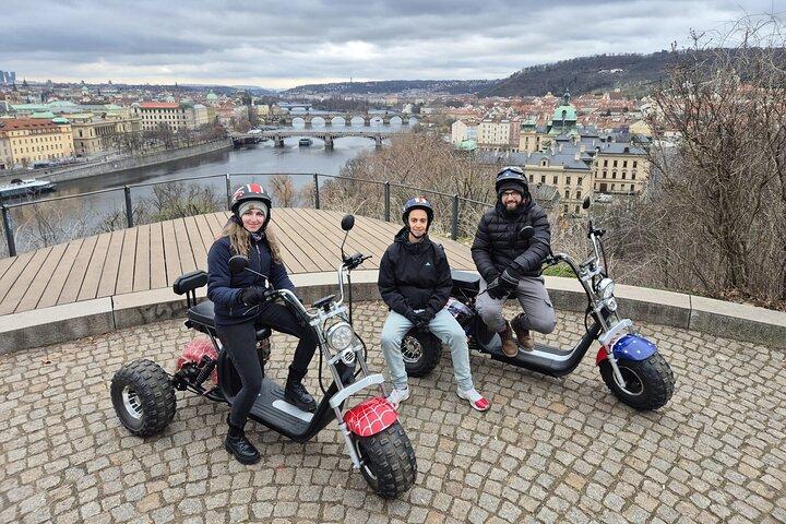 Miradores panorámicos de Praga y visitas turísticas en triciclo eléctrico