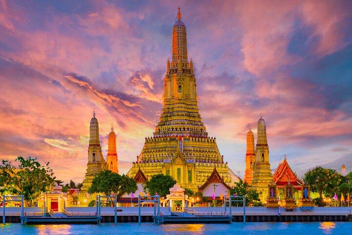 Bangkok Custom Car Charter. Grand Palace, Wat Pho e mais
