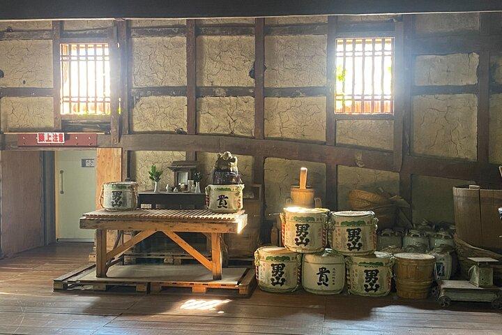 Tour por la cervecería de sake, cocina de sake y experiencia de maridaje