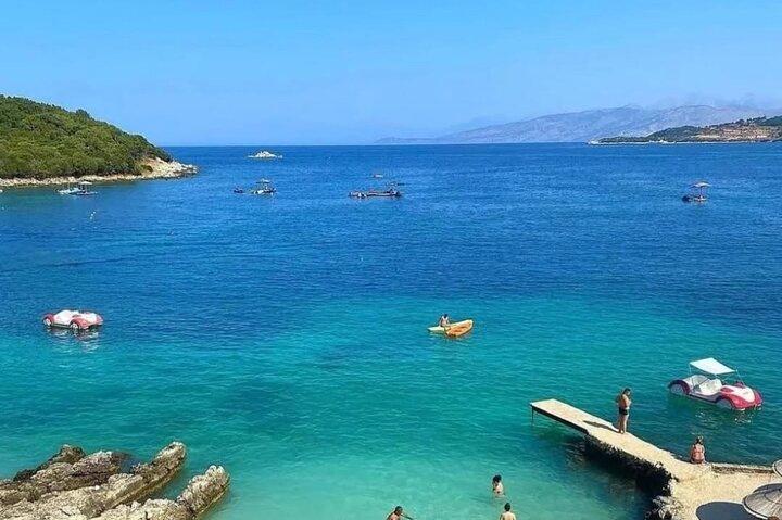 Tour di un giorno alla spiaggia di Ksamil, The Blue Eye da Tirana Durazzo Golem.
