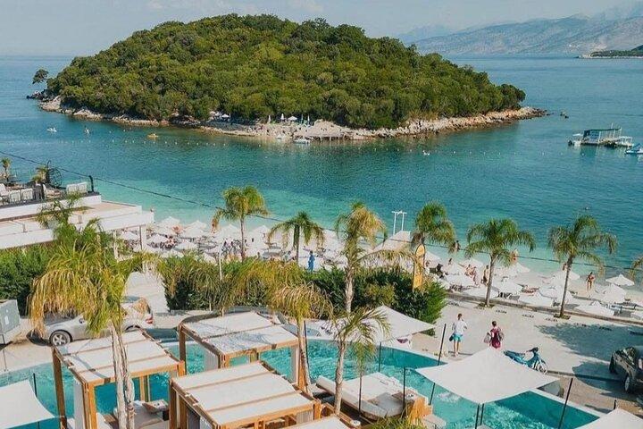 Tour di un giorno alla spiaggia di Ksamil, The Blue Eye da Tirana Durazzo Golem.