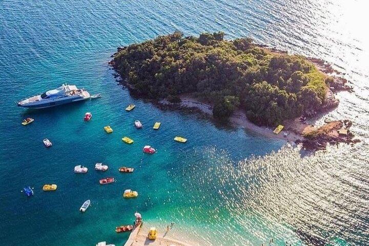 Tour di un giorno alla spiaggia di Ksamil, The Blue Eye da Tirana Durazzo Golem.
