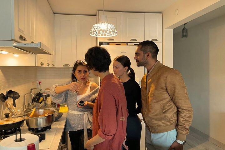 Traditionel madlavning i hjemmet med en lokal i Istanbul City Center