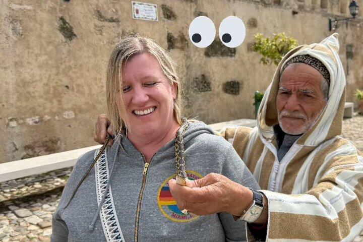 Tour privato di un'intera giornata di lusso a Tangeri da Siviglia All Inclusive