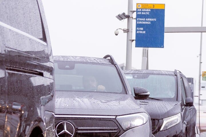 Private Airport Transfer to or from Schiphol Airport