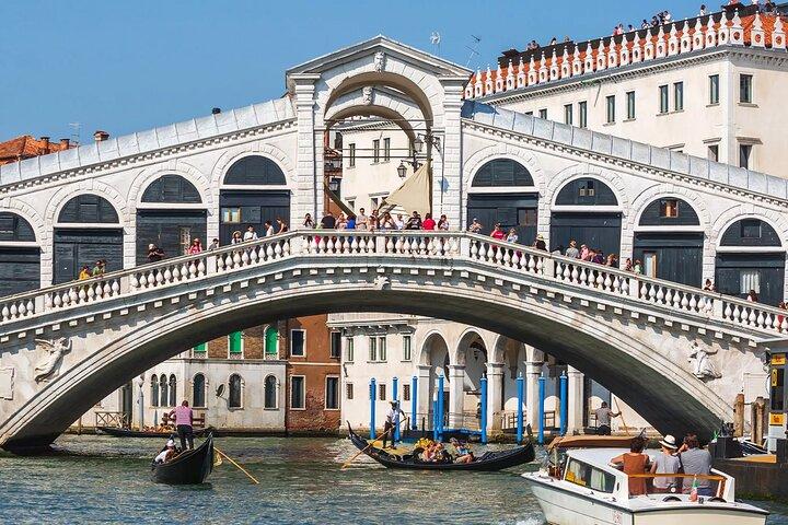 Desde Florencia: Explore Venecia en un tour de un día semiprivado en tren