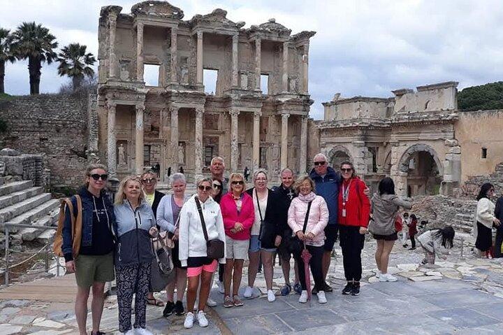Tour privado de Éfeso y Virgen María por el puerto de Kusadasi con almuerzo