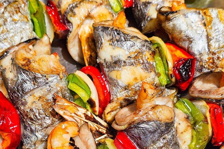 食卓は整った-アゾレア家庭料理とワイン