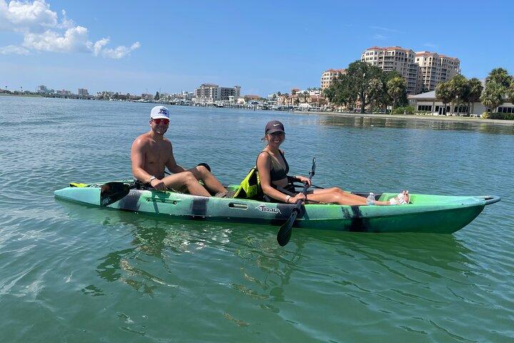 Excursion en kayak en tandem sur l'île Clearwater avec configuration de plage incluse!