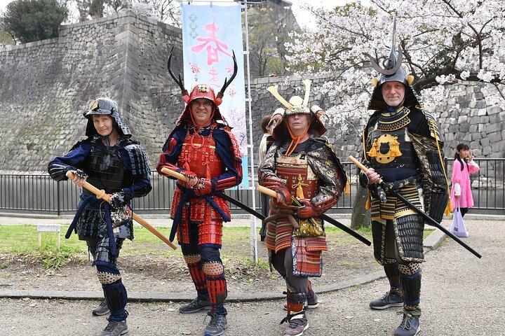 サムライ仕様の大阪城ガイド 甲冑姿のプライベートツアー Photo