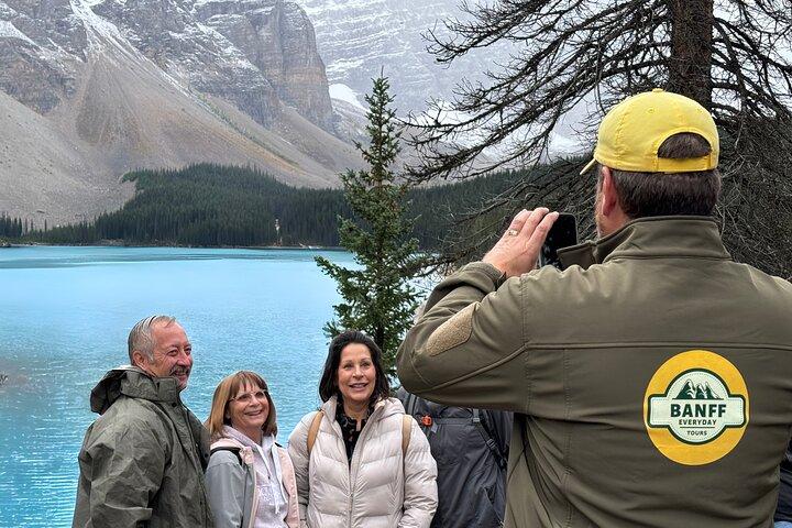 Moraine Lake, Lake Louise, Emerald Lake, Marble Canyon,Banff tour