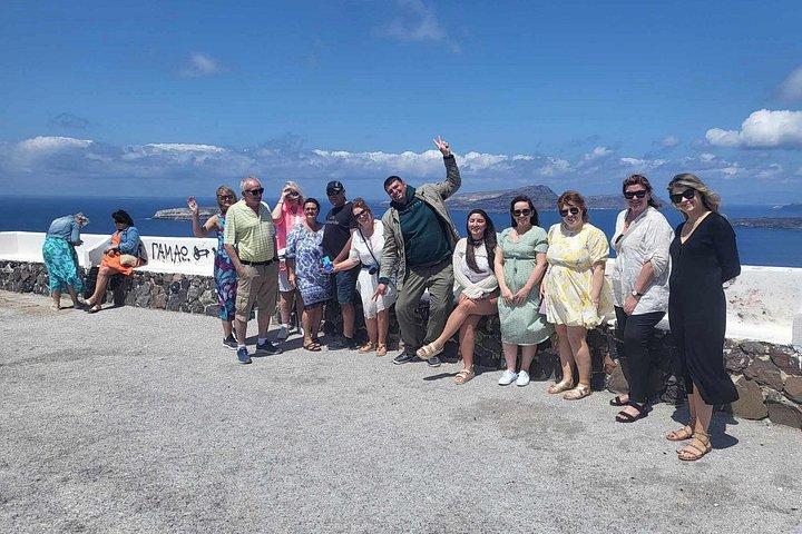 Santorini Highlights Minibus Tour with Oia Sunset