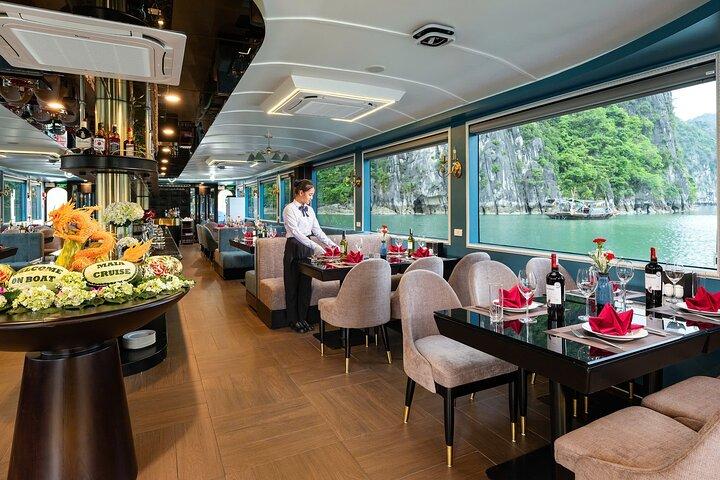 Hanoi : 5-sterren Ha Long Bay Cruise Party Kajakken en lunchbuffet