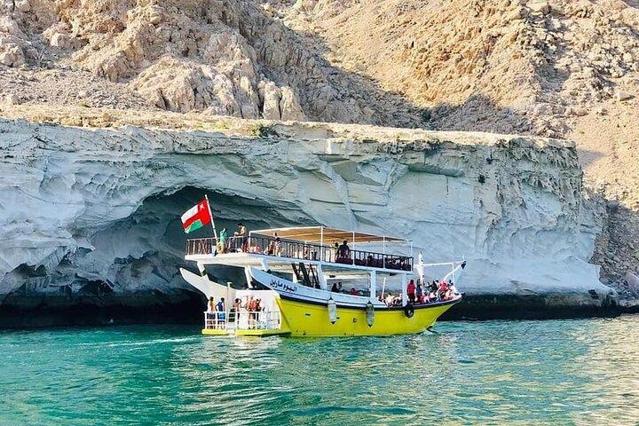 Musandam Dibba Cruise Tour with Lunch from Dubai