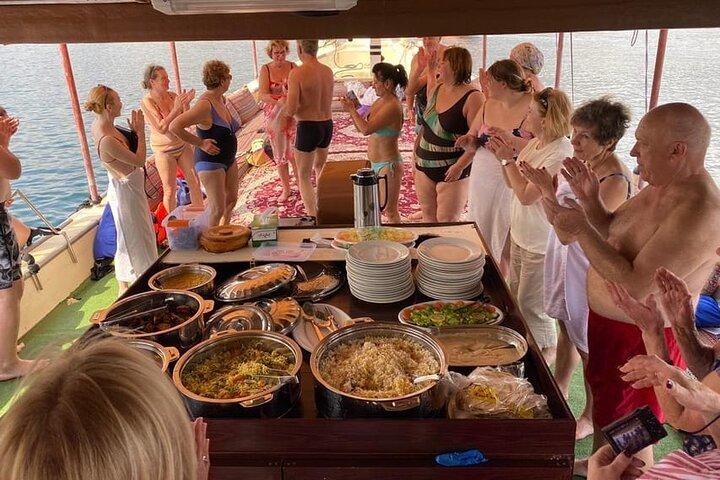 Musandam Dibba Cruise Tour with Lunch from Dubai