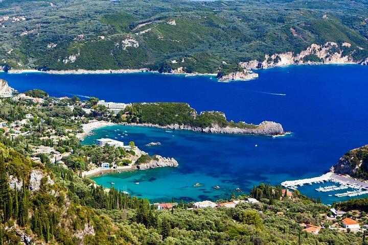 Excursão a Corfu com Palácio Achillion e Paleokastritsa