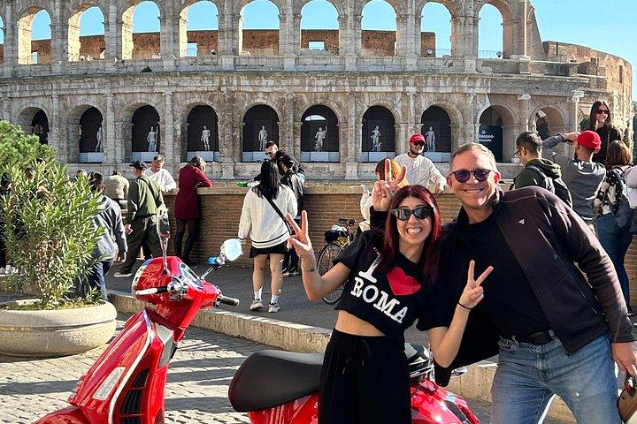 Explorer Rome en Vespa