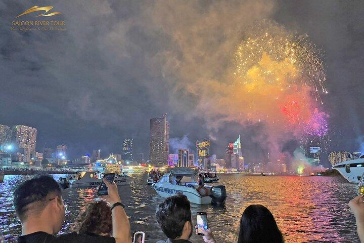 Saigon Fireworks de Ano Novo – Experiência de Speedboat de luxo