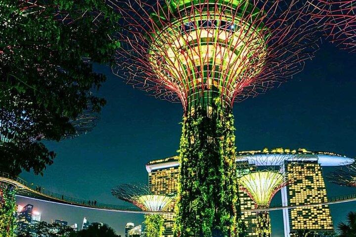 夜のシンガポール：リバークルーズ、ライトショー＆アイコニックなラウパサット