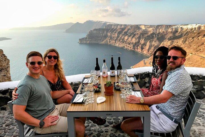 Vive la experiencia de Santorini: tour de degustación en grupos pequeños