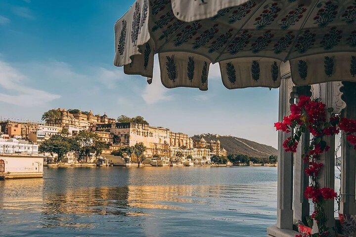 Privat fuld dag Udaipur Tour med valgfri guide