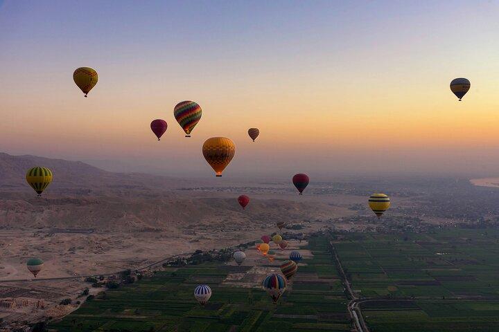 Hot Air Balloon i luften af Luxor