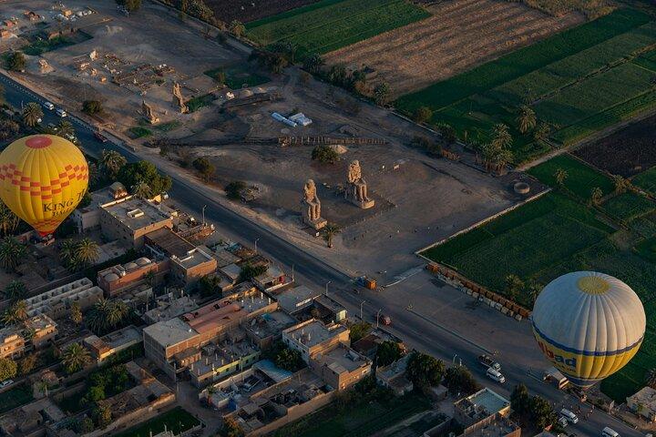 Hot Air Balloon i luften af Luxor