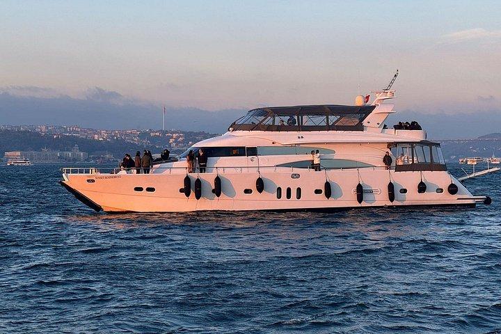 Sunset Cruise mit Abendessen am Bosporus