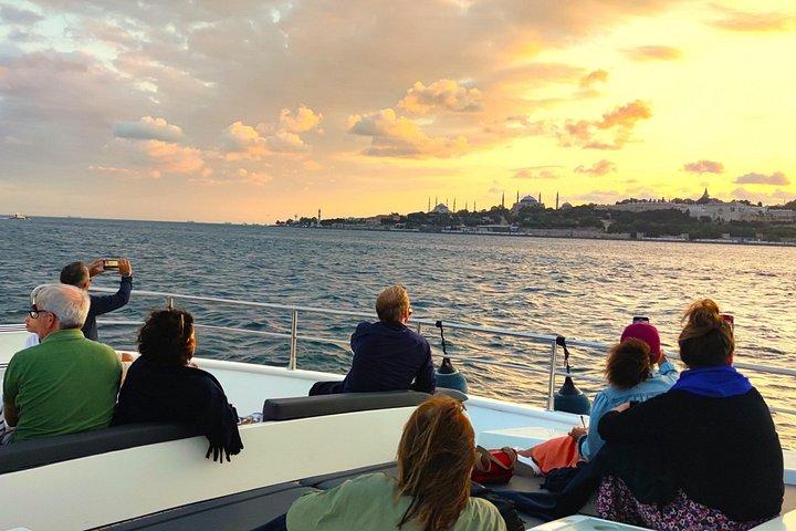 Sunset Cruise mit Abendessen am Bosporus